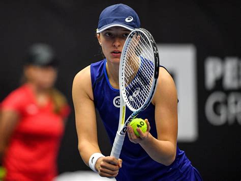 wta ostrava 2022|iga świątek i barbora krejcikova.